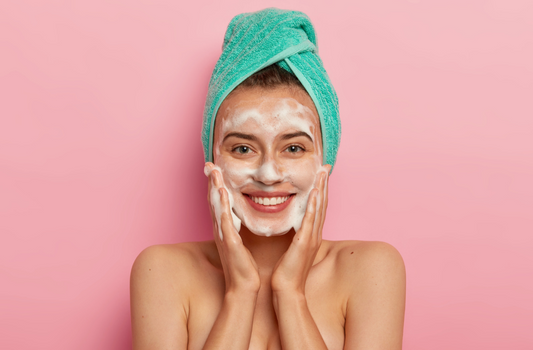 Çift Aşamalı Temizlik Metodu: Cildiniz İçin Derinlemesine Temizlik (Double Cleansing Method)